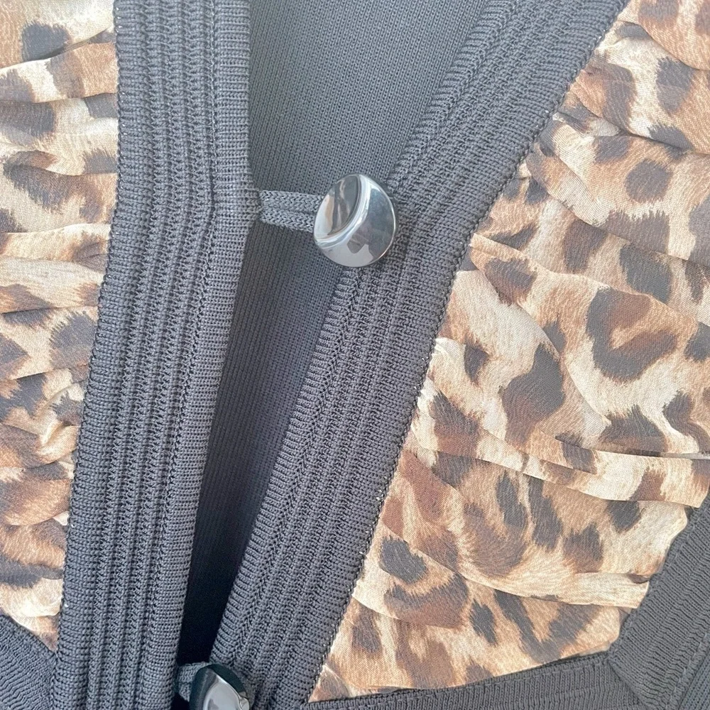 𝅺MISOOK Cardigan - Picture 5 of 7